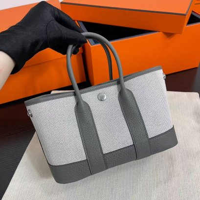 กระเป๋าพร้อมส่ง