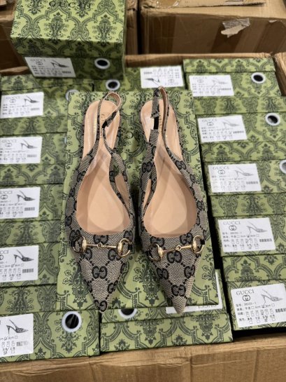 รองเท้า