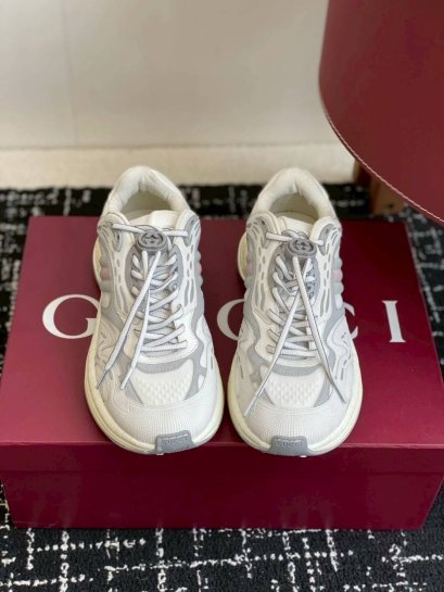 รองเท้า