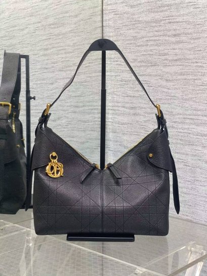 กระเป๋าพร้อมส่ง