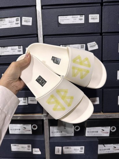 รองเท้า