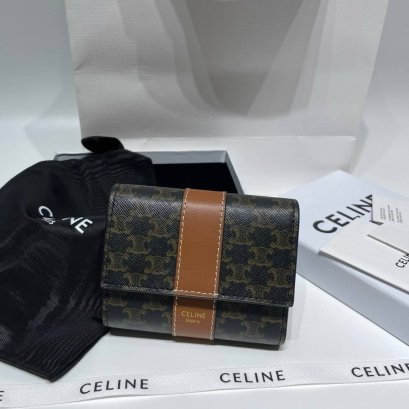 กระเป๋าพร้อมส่ง.