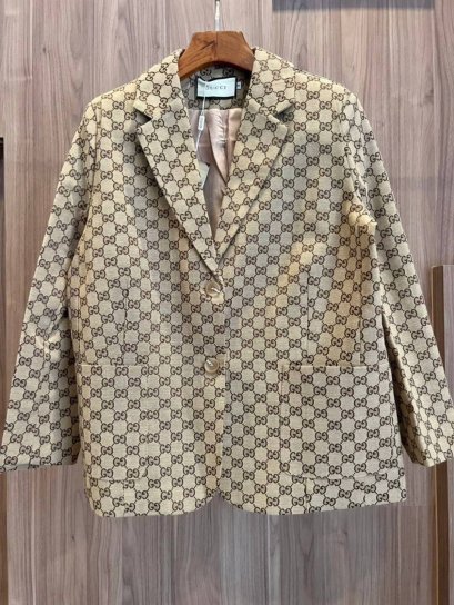 เสื้อแขนยาว