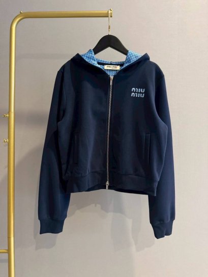 เสื้อผ้าชุดเซ็ท