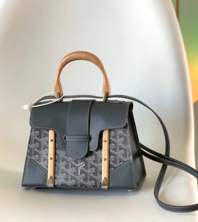 กระเป๋าพร้อมส่ง