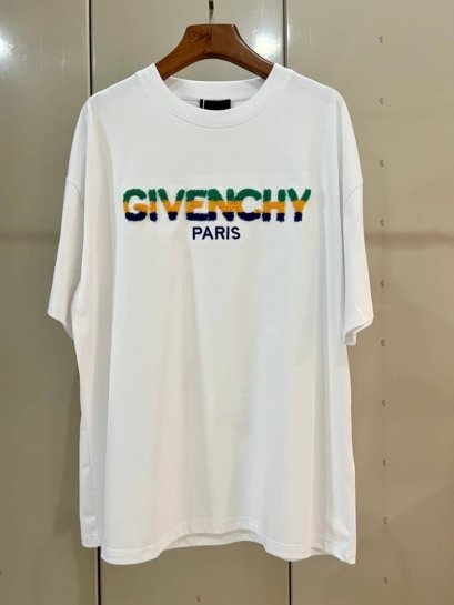 เสื้อแขนสั้น