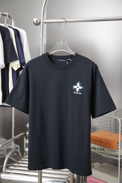 เสื้อแขนสั้น