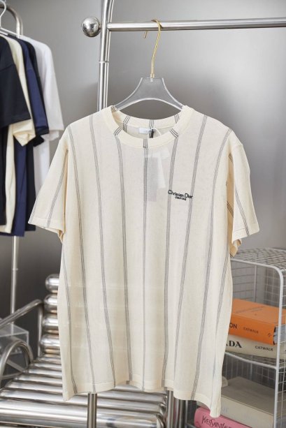 เสื้อแขนสั้น