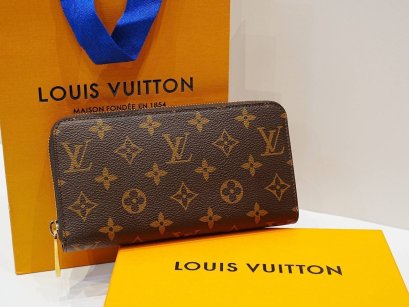 กระเป๋าพร้อมส่ง