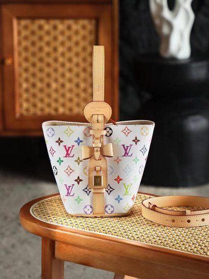 กระเป๋าพร้อมส่ง