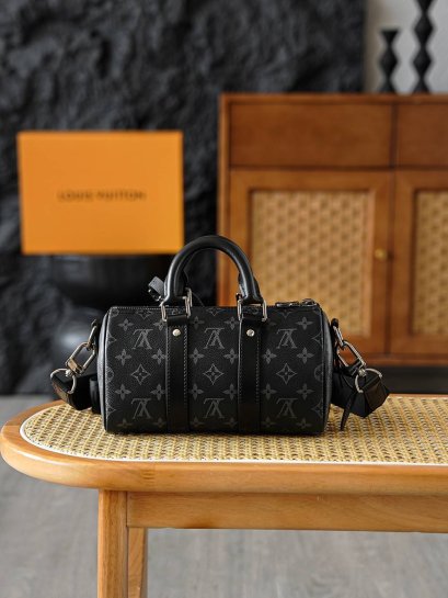 กระเป๋าพร้อมส่ง