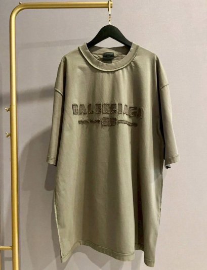 เสื้อแขนสั้น