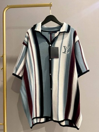 เสื้อแขนสั้น