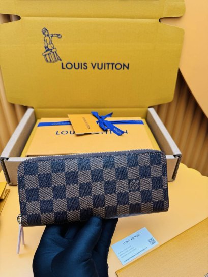 กระเป๋าพร้อมส่ง