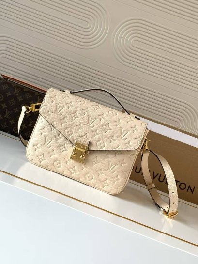 กระเป๋าพร้อมส่ง