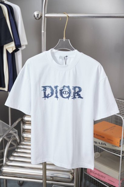 เสื้อแขนสั้น
