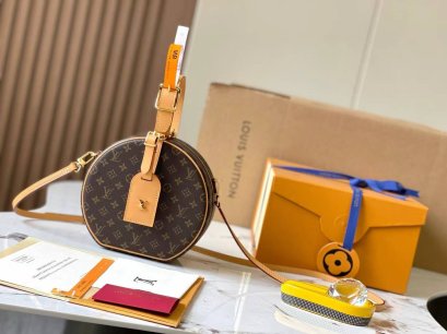 กระเป๋าพร้อมส่ง