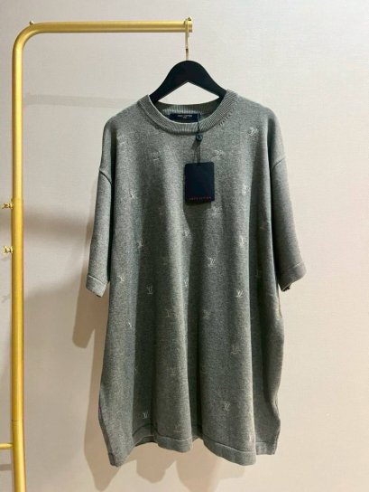 เสื้อแขนสั้น