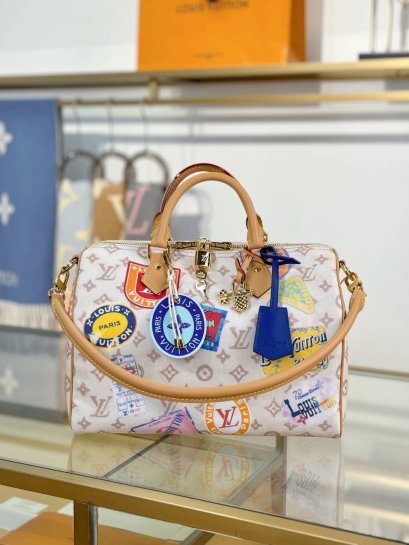 กระเป๋าพร้อมส่ง