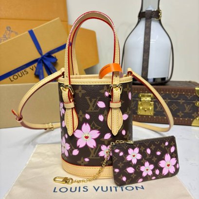 กระเป๋าพร้อมส่ง