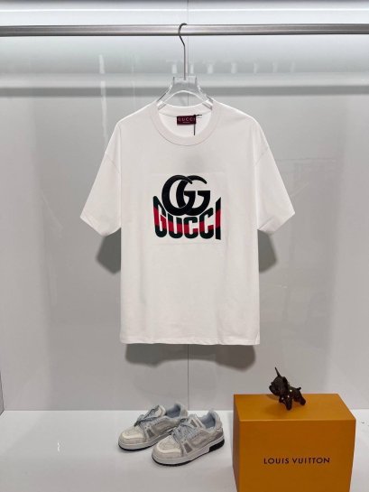 เสื้อแขนสั้น