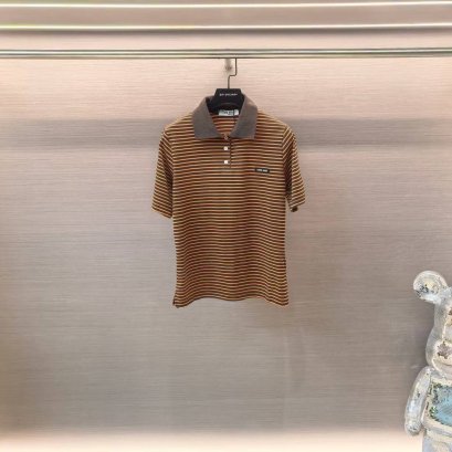 เสื้อแขนสั้น
