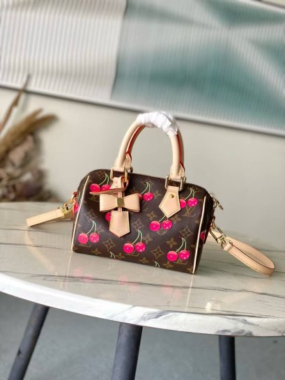 กระเป๋าพร้อมส่ง
