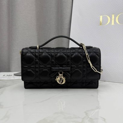 กระเป๋าพร้อมส่ง
