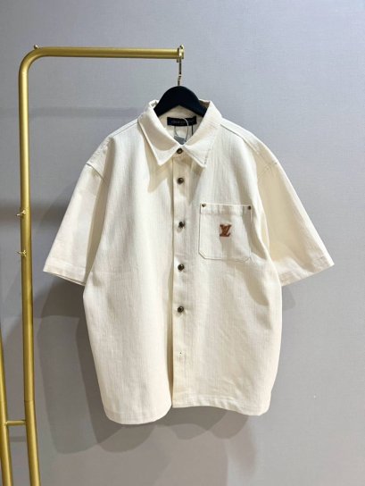 เสื้อแขนสั้น