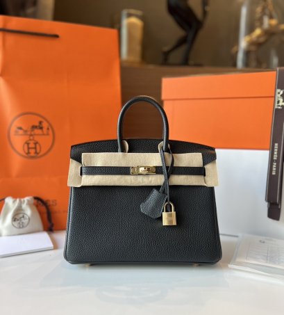 กระเป๋าพร้อมส่ง