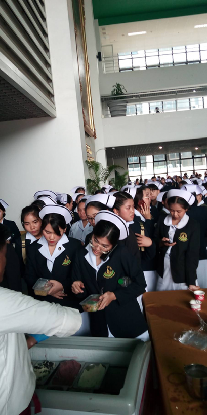 Dayicecream #0053 ออกงาน รพ.ศิริราช 600ถ้วย ^__^ : ) ขอบพระคุณมากนะครับ