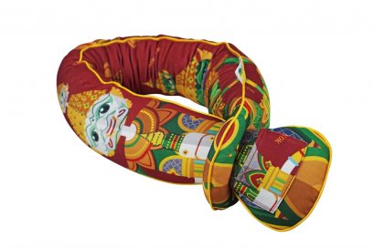 หมอนรองคอโอบอุ่นลายยักษ์