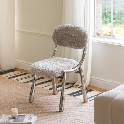 เก้าอี้ขาเหล็ก