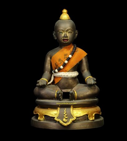 กุมารเณรแก้ว วัดท่าสูง  อ.ท่าศาลา จ.นครศรีธรรมราช   เป็นเนื้อโลหะ ผิวแห้งเก่าเดิมธรรมชาติ