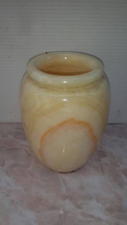 โอ่งหินอ่อนสีลายสีครีม