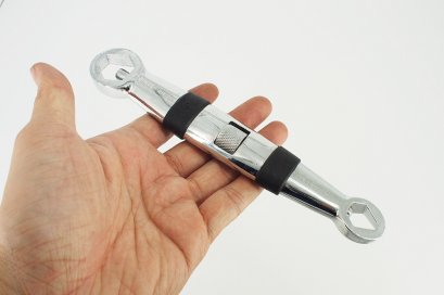 ประแจอเนกประสงค์