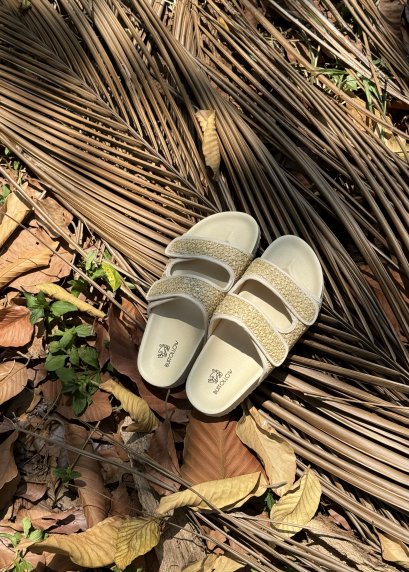 THAK SANDALS “MORNING : BEIGE”