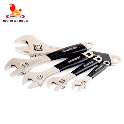 ประแจเลื่อนด้ามหุ้ม  ขนาด 6,8,10,12,15 นิ้ว / WYNN&#039;S