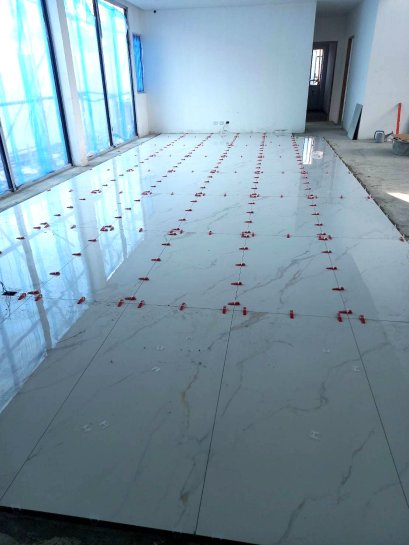 75x150cm. Elizabeth White