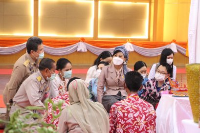 สมเด็จพระเจ้าลูกเธอ เจ้าฟ้าสิริวัณณวรี นารีรัตนราชกัญญา เสด็จฯ ทอดพระเนตรผลิตภัณฑ์ผ้าและงานหัตถกรรมชุมชนภาคใต้