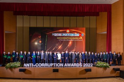 สื่อต้านโกงยกย่อง “วีระ-อรรถพล” คว้ารางวัล “ANTI-CORRUPTION AWARDS 2022” “ทีวีสีช่อง3-ช่อง7-สมาคมสื่อช่อสะอาด” พาเหรดรับรางวัลอันทรงคุณค่า