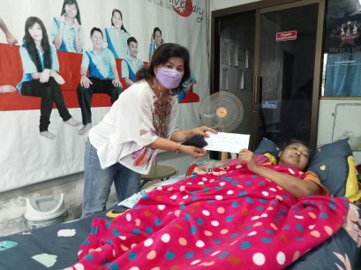 สมาคมสื่อช่อสะอาด มอบเงินกองทุนเพื่อนช่วยเพื่อนให้ดีเจจีจี๊ “จิดาภา อารีรัตโนบล” เจ็บป่วยจากมะเร็งร้าย
