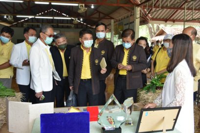 "วิชา มหาคุณ" นำคณะสมาชิกวุฒิสภาเยี่ยมชมหมู่บ้านช่อสะอาด หมู่บ้านต้นแบบของการจัดการทรัพยากรน้ำ