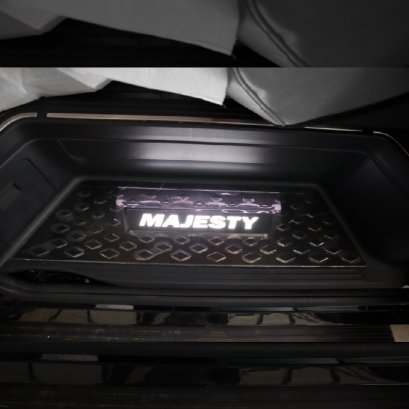 สคัฟเพลท TYPE II MAJESTY สี BLACK CHROME  (สีรมดำ) กาบบันไดมาเจสตี้ ชายบันไดมาเจสตี้ กันรอยบันไดมาเจสตี้ scuffplate