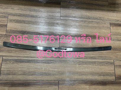 คิ้วกันกระแทกหลัง Harrier มือสอง