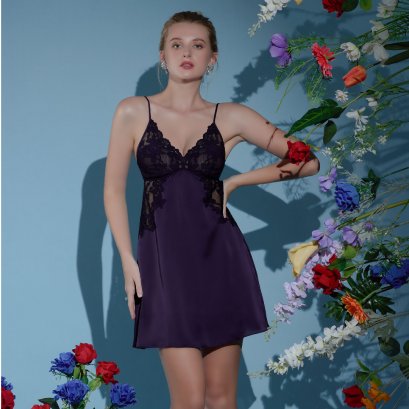 ชุดนอนเชอรีล่อน