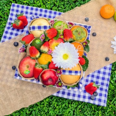 Gingham Blue Fruity Gift Set