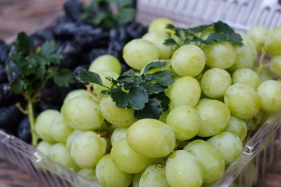 Mix องุ่นเขียว + องุ่นดำแม่มด