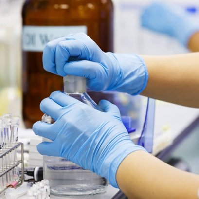 ถุงมือยางไนไตร