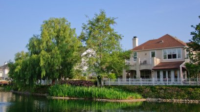 ซื้อบ้านติดน้ำดียังไง?